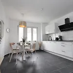 Design Am Rhein I Traumlage Rheinufer I 3br I Kueche I Oeffentl Parkplaetze I Helloyou X Bright Collection