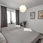 Design Am Rhein I Traumlage Rheinufer I 3br I Kueche I Oeffentl Parkplaetze I Helloyou X Bright Collection