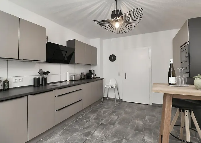 Design Am Rhein I Traumlage Rheinufer I 3br I Küche I öffentl Parkplätze I Helloyou X Bright Apartment *